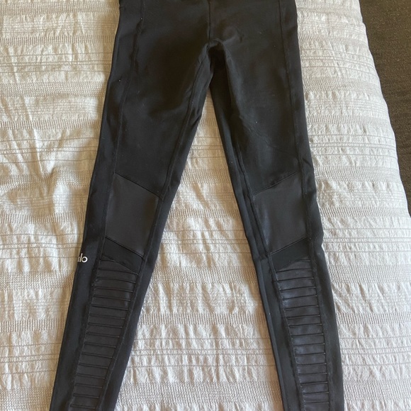 Alo Black Moto Legging - Picture 2 of 5